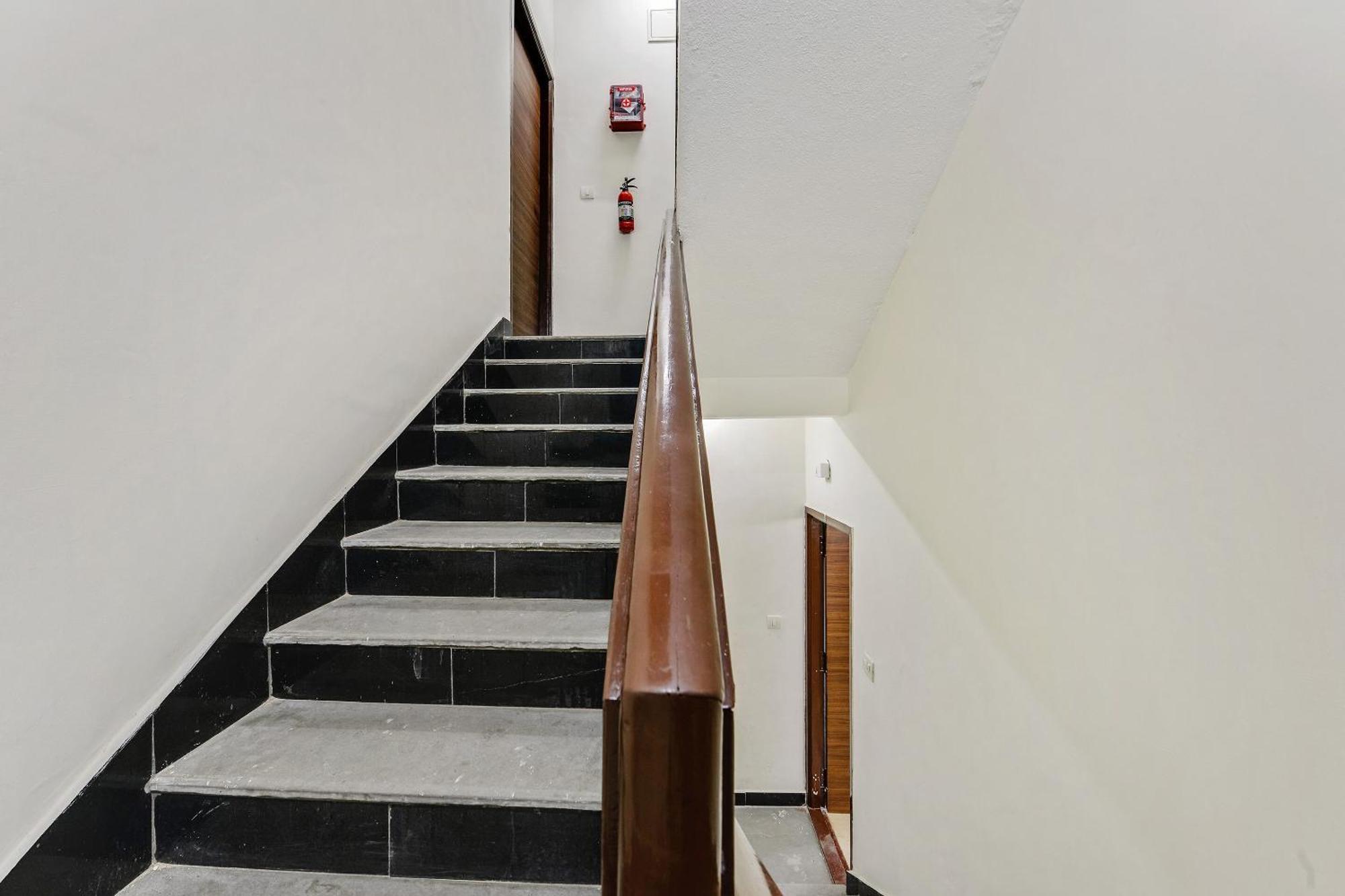 Hotel O Home G-Cloud Near Thirumangalam Metro Station Ченнаи Экстерьер фото
